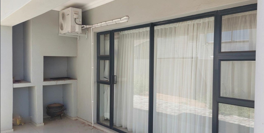5 Bedroom Property for Sale in Minerva Gardens Northern Cape
